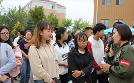 锡林郭勒职业学院社团联合举办“光盘行动”