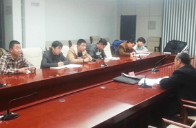 共青团二连浩特市委员会组织团干部召开“自治区第十次党代会精神”专题学习会