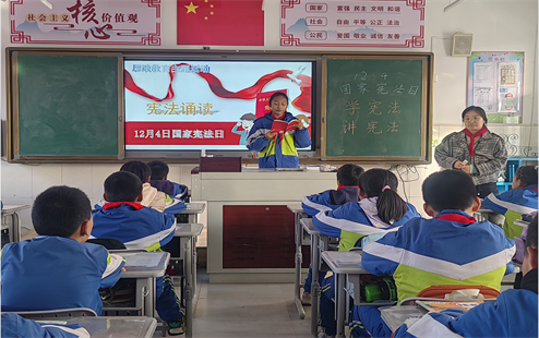 “宪法宣传周” 团盟委组织参加宪法宣传周主题宣传活动启动仪式