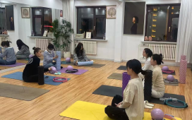 海拉尔区青年之家·青年人才夜校 特色课程之维密塑形课