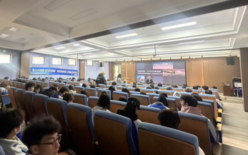 内蒙古跨境电商宣讲团进高校促就业活动在包头职业技术学院成功举办
